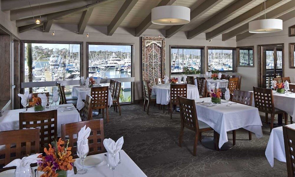 Blue Wave Bar & Grill